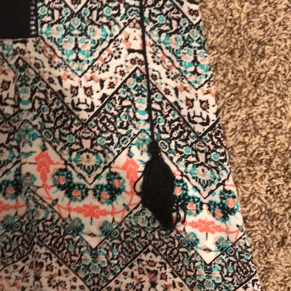 Floral tank top with tassels - Picture 2 of 3